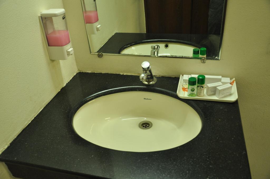 Jabali Palace Otel Jabalpur Dış mekan fotoğraf