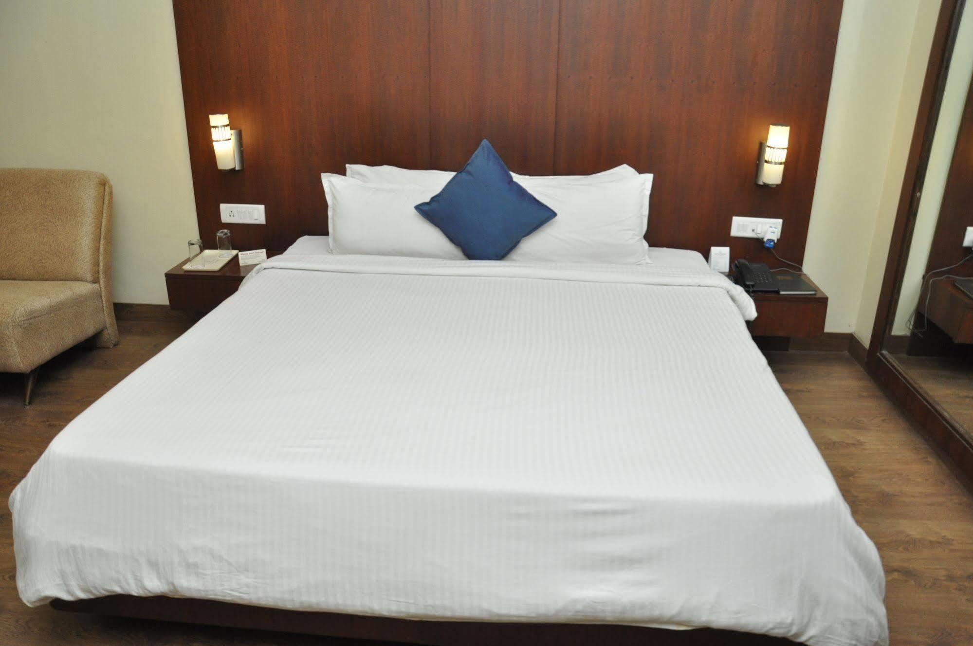 Jabali Palace Otel Jabalpur Dış mekan fotoğraf
