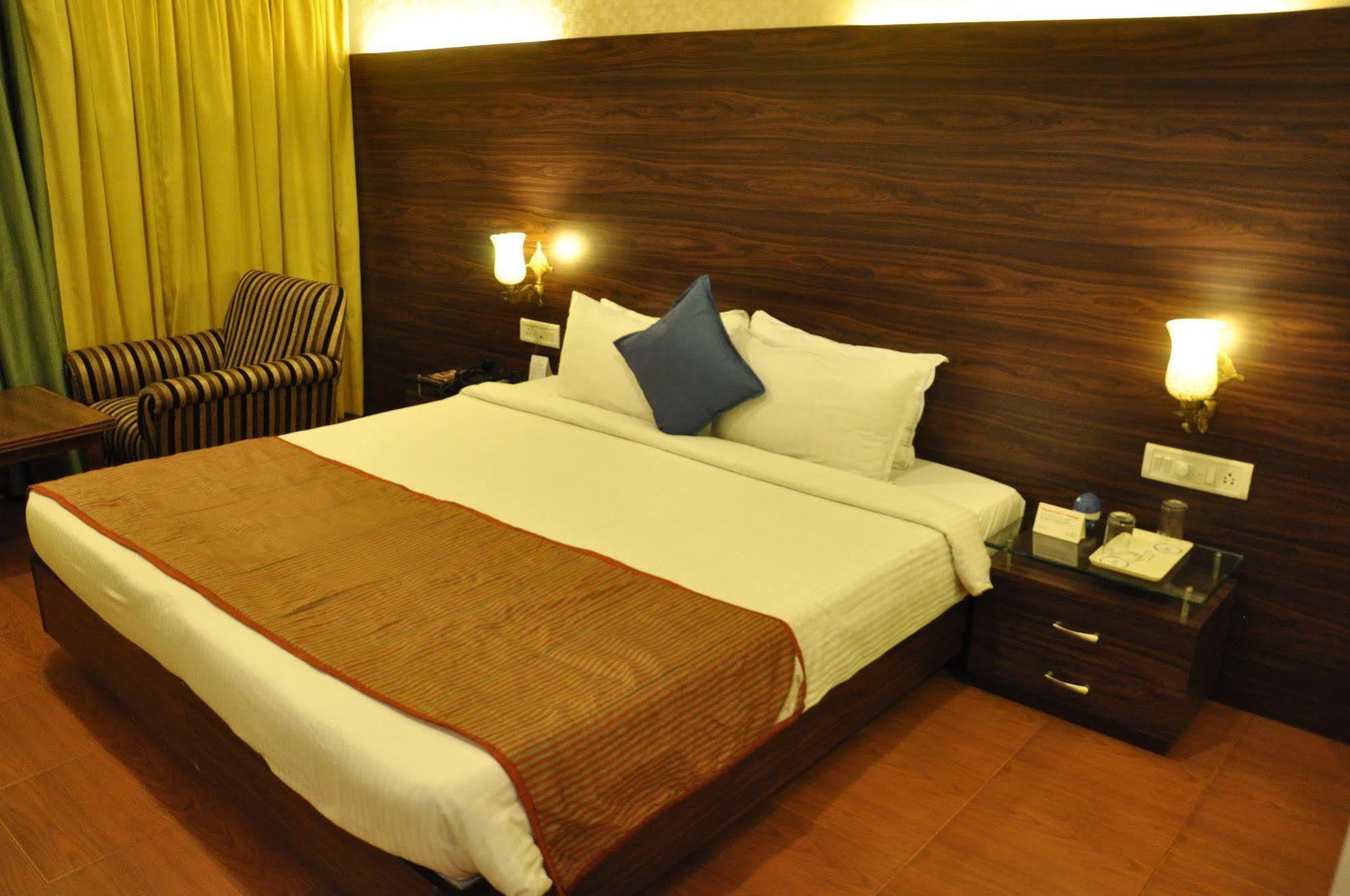 Jabali Palace Otel Jabalpur Dış mekan fotoğraf