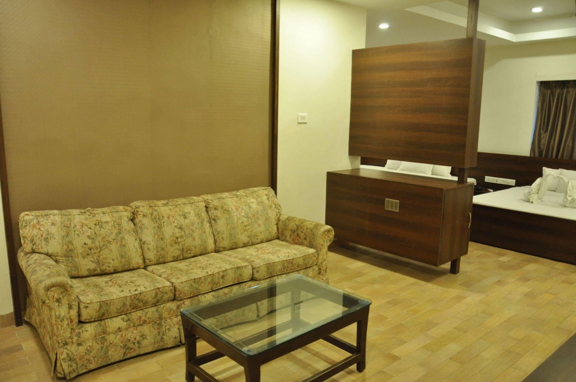 Jabali Palace Otel Jabalpur Dış mekan fotoğraf